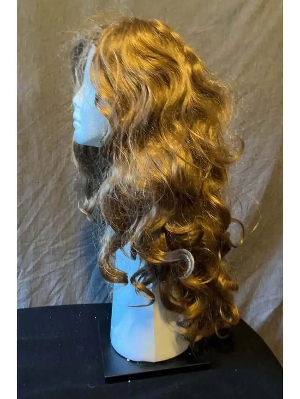 Long Wavy Honey Blonde Synthetic Wig